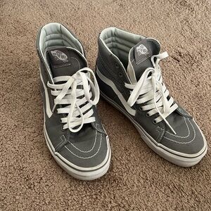 Gently used - only worn a couple times size 7 classic high tops